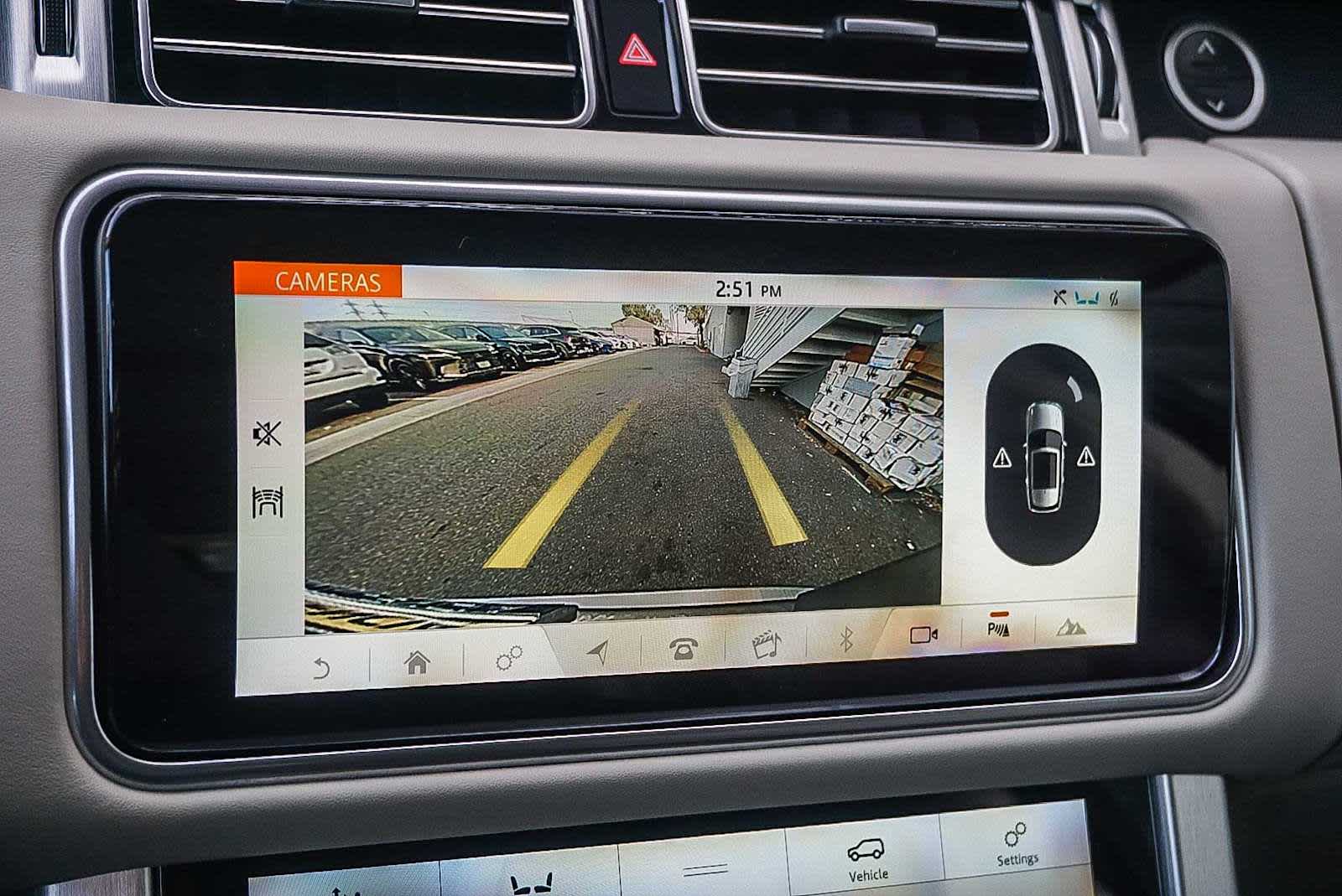 Thumbnail: 2022 Land Rover Range Rover - 24