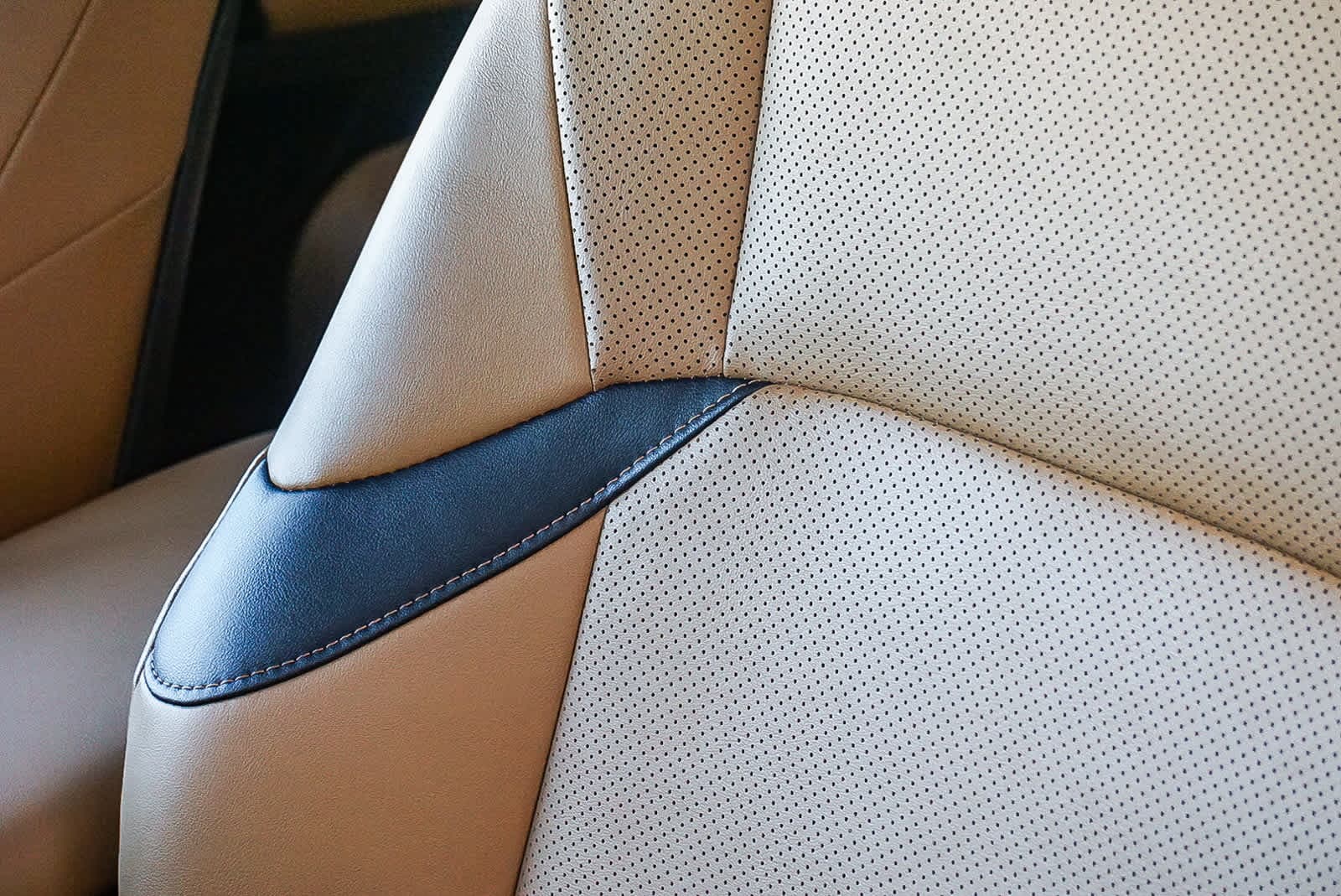 Thumbnail: 2025 Lexus ES - 27