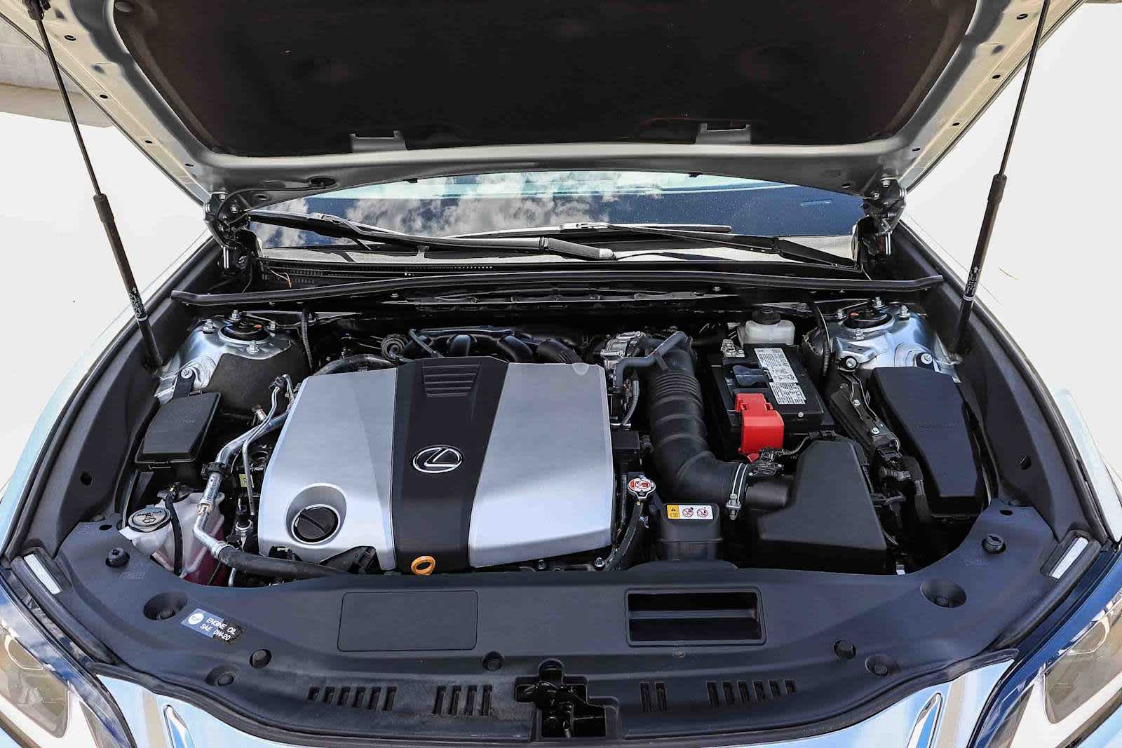 Thumbnail: 2025 Lexus ES - 27