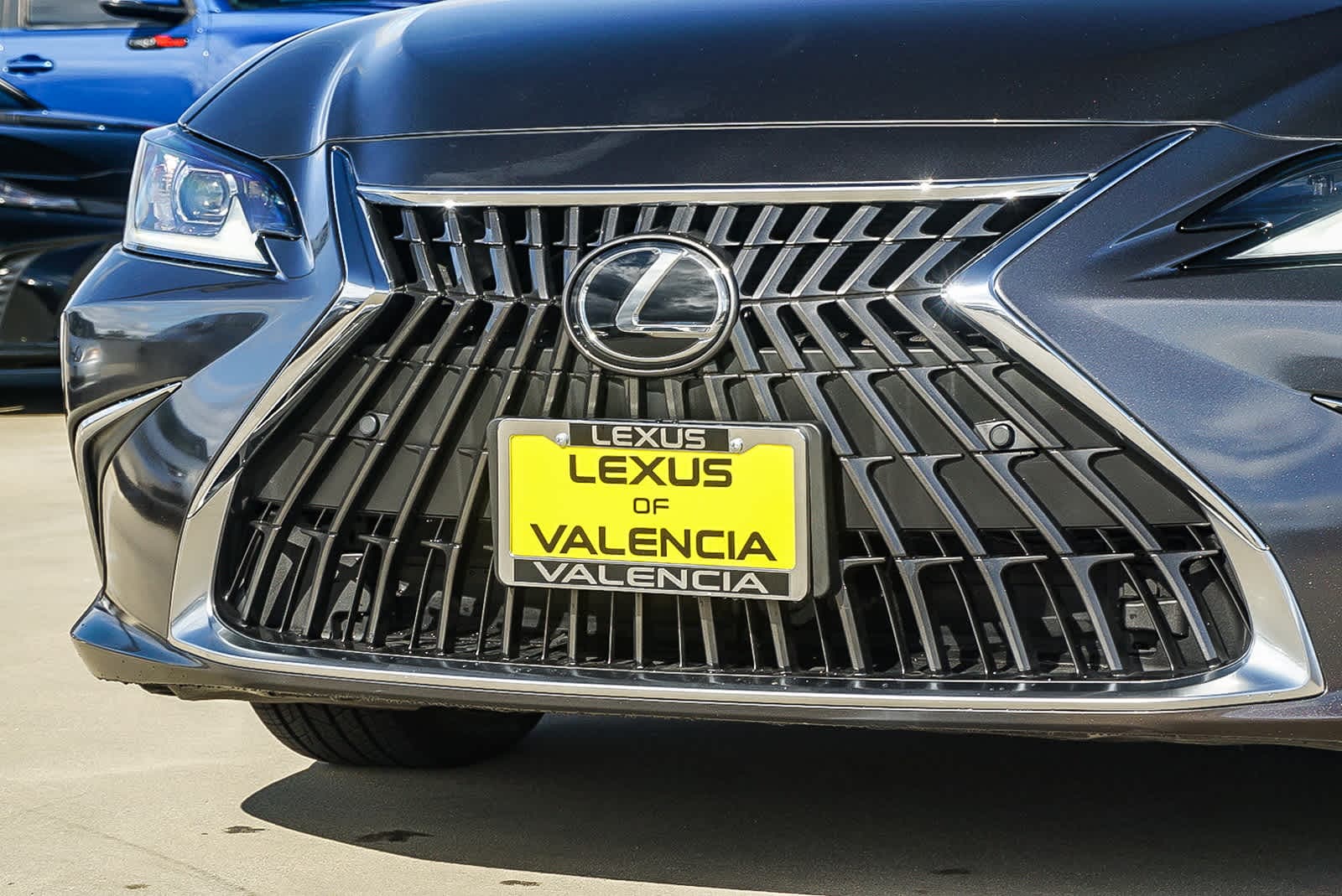 Thumbnail: 2023 Lexus ES - 8