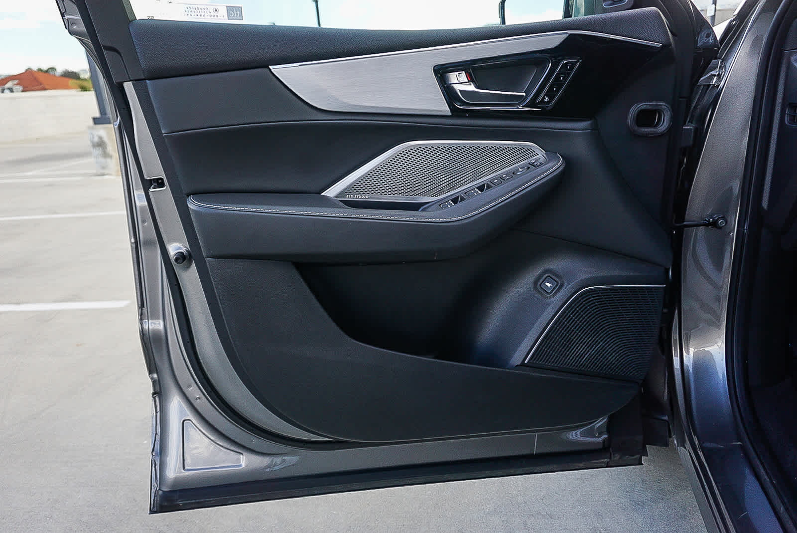 Thumbnail: 2023 Acura MDX - 27