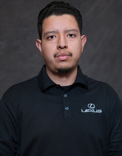 Staff member Luis Urquieta from ID_2d8dd980d912