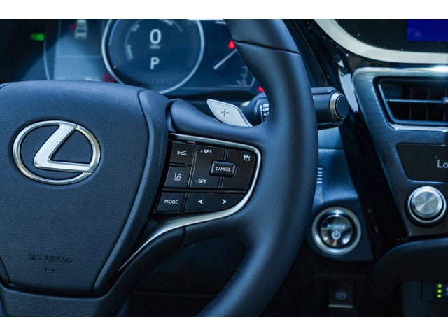 2025 Lexus ES Hybrid 300h 17