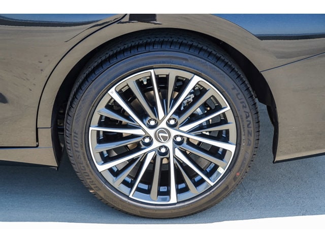 2025 Lexus ES Hybrid 300h 11