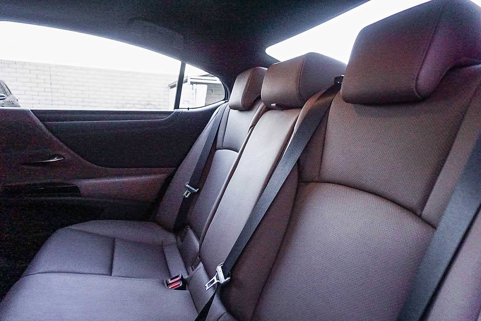 Thumbnail: 2025 Lexus ES - 26