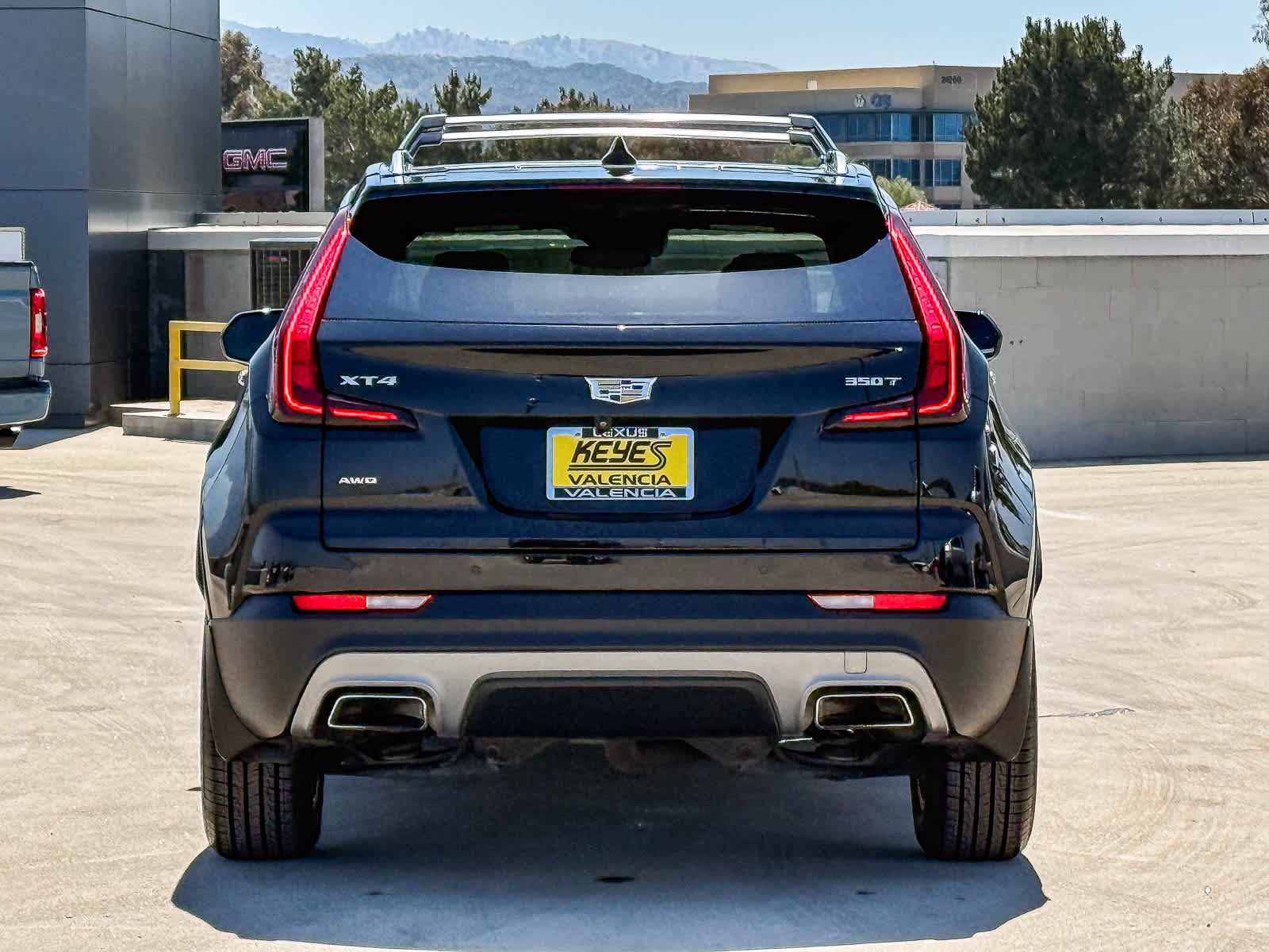 Thumbnail: 2020 Cadillac XT4 - 3
