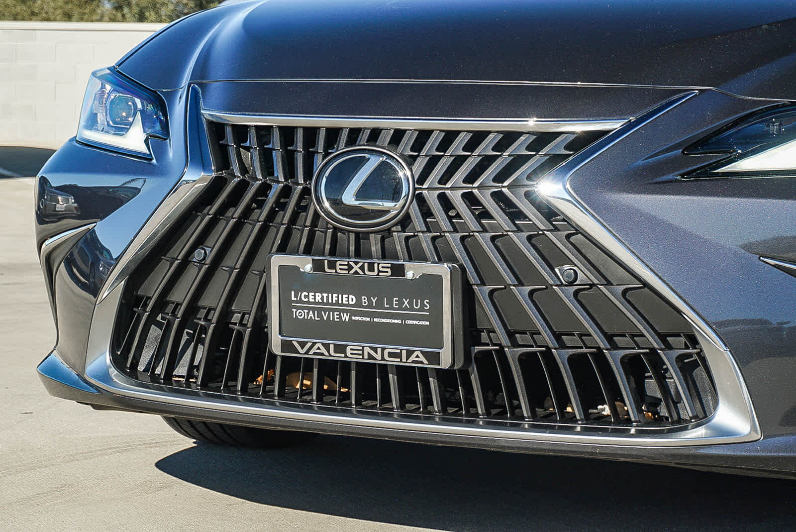 Thumbnail: 2023 Lexus ES - 28