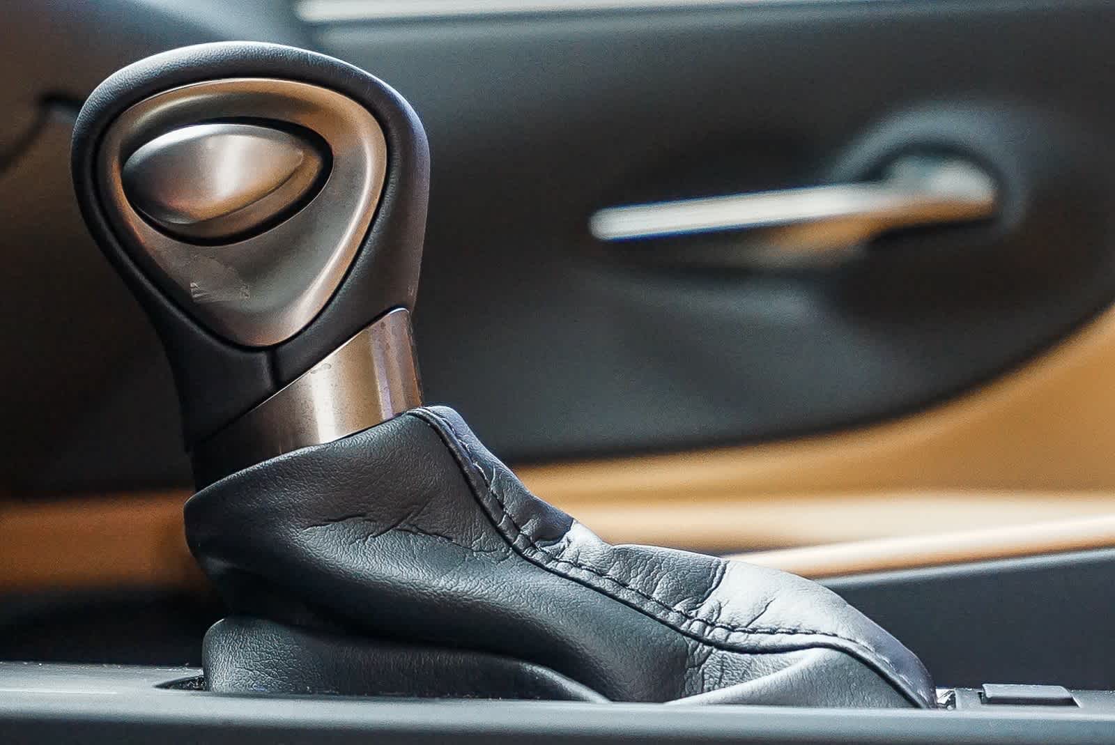 Thumbnail: 2025 Lexus ES - 22