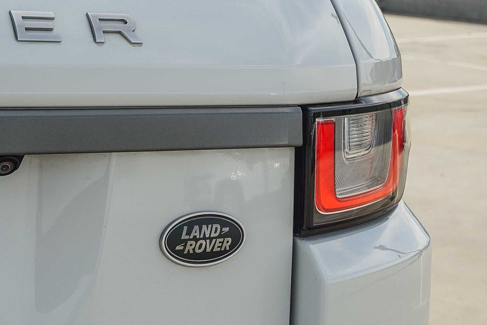 Thumbnail: 2018 Land Rover Range Rover Evoque - 13