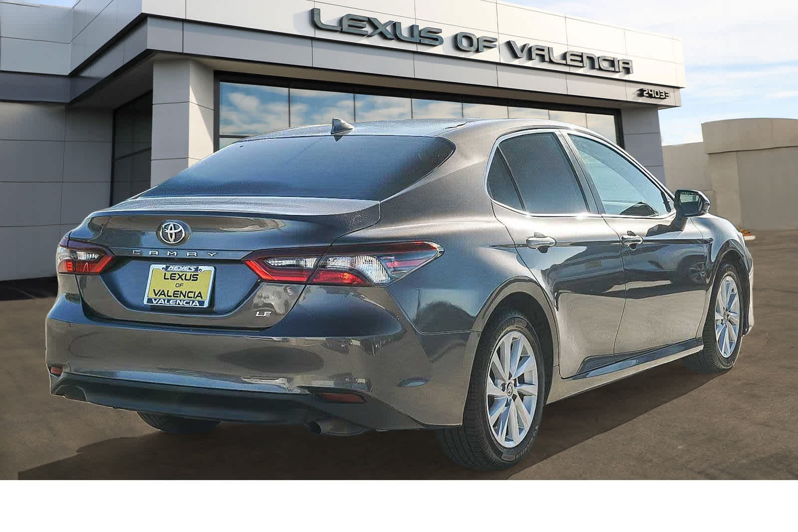 2023 Toyota Camry LE photo 4