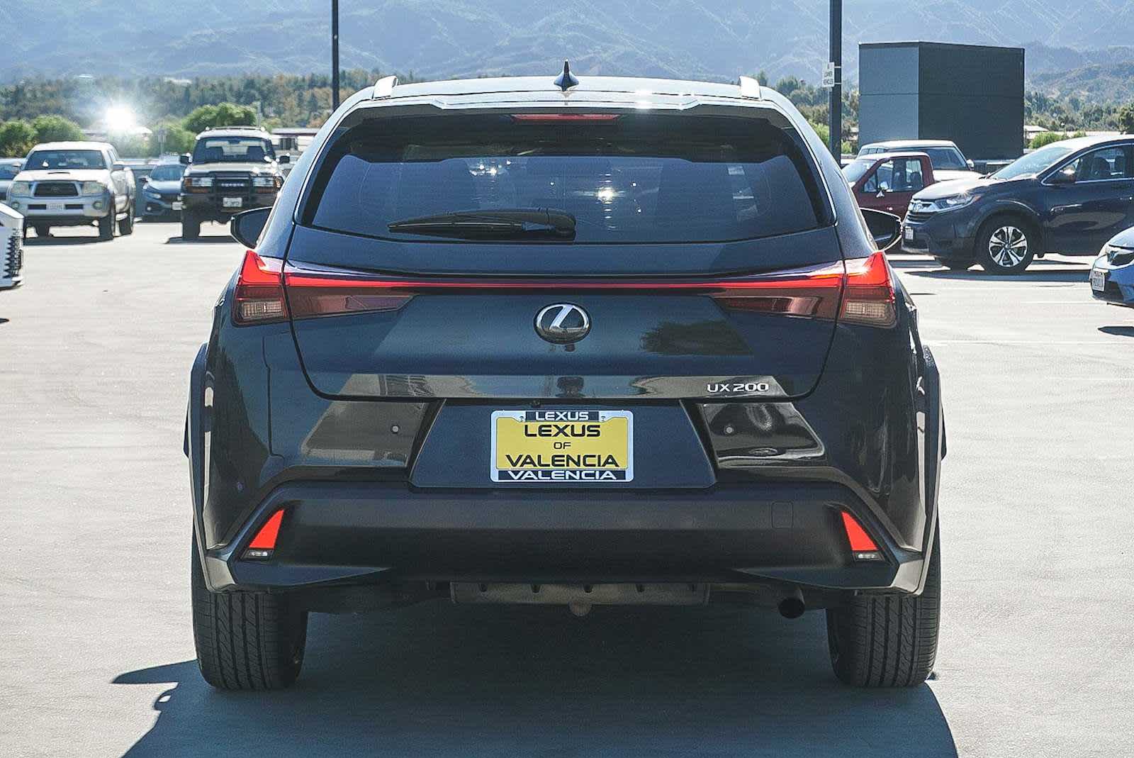 Thumbnail: 2022 Lexus UX - 3