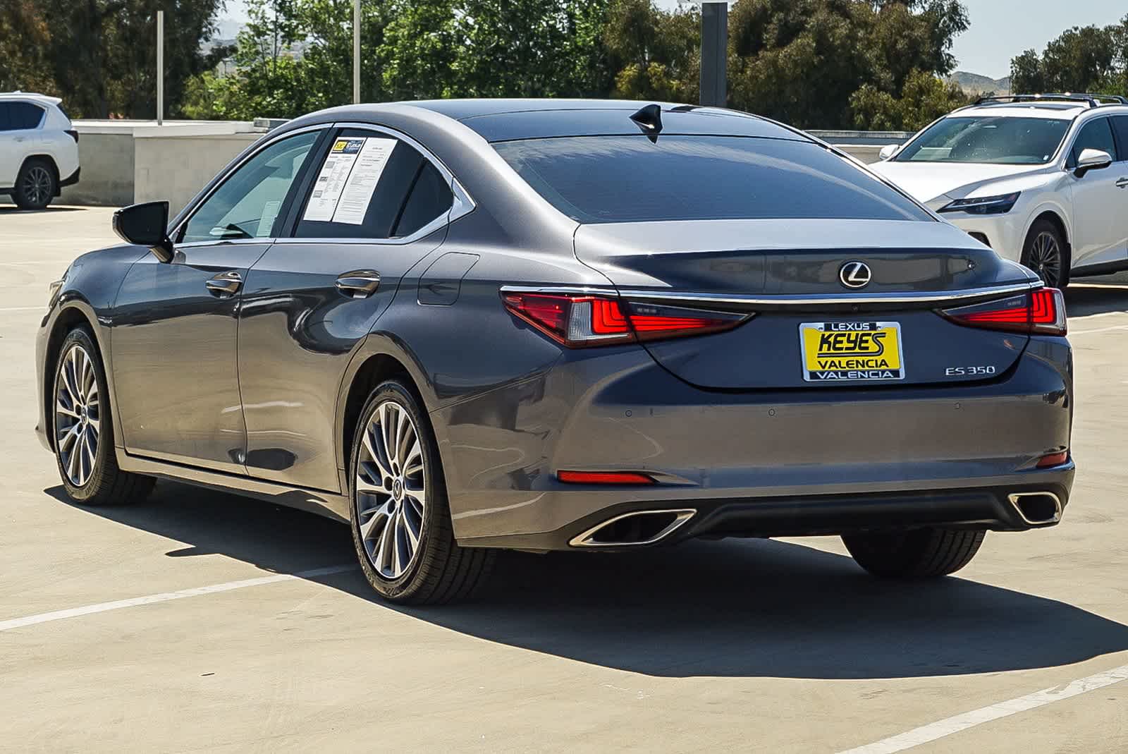 Thumbnail: 2019 Lexus ES - 3