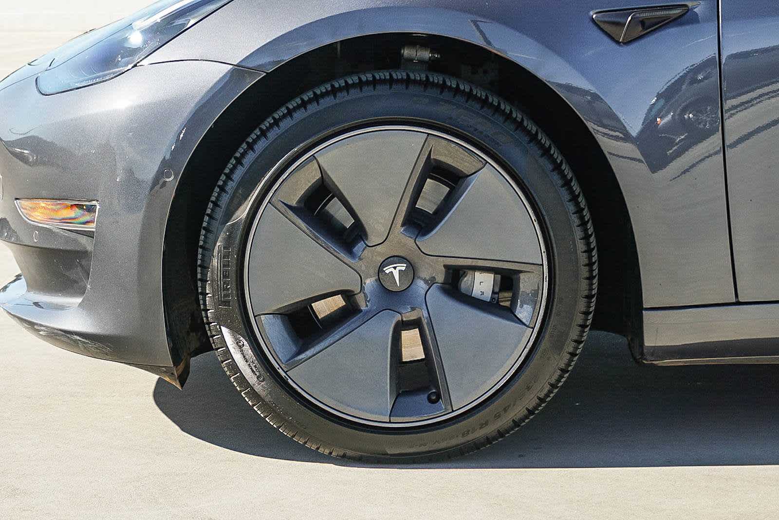 Thumbnail: 2022 Tesla Model 3 - 11