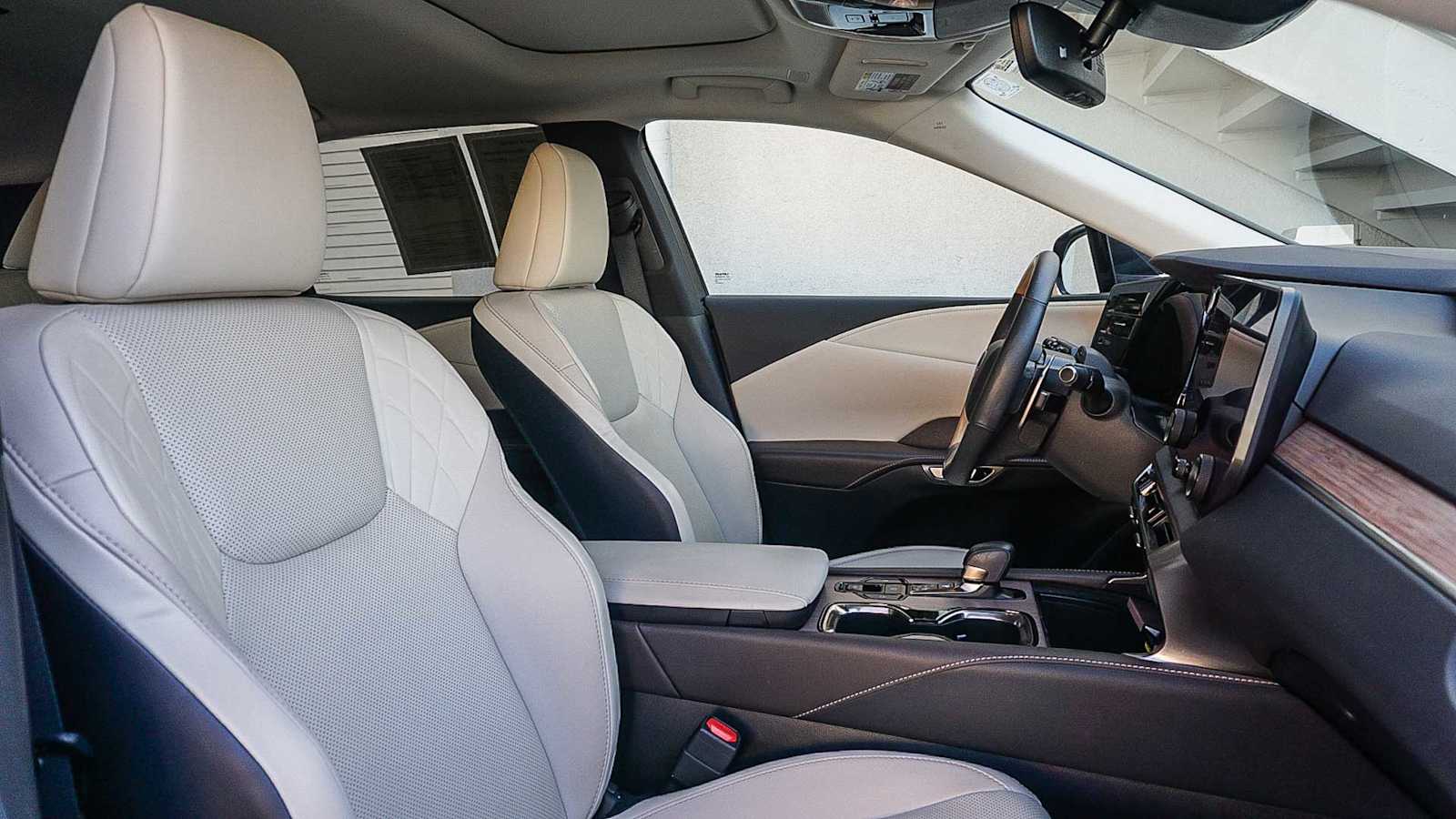 Thumbnail: 2024 Lexus RX - 17