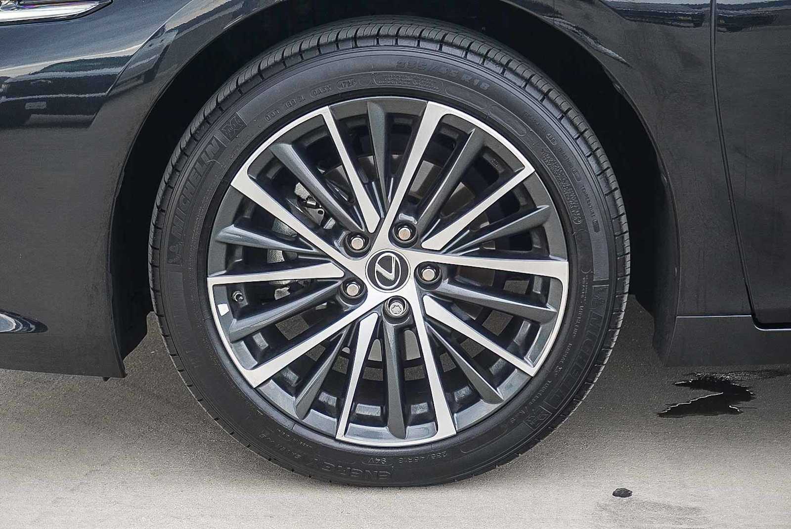 Thumbnail: 2025 Lexus ES - 10