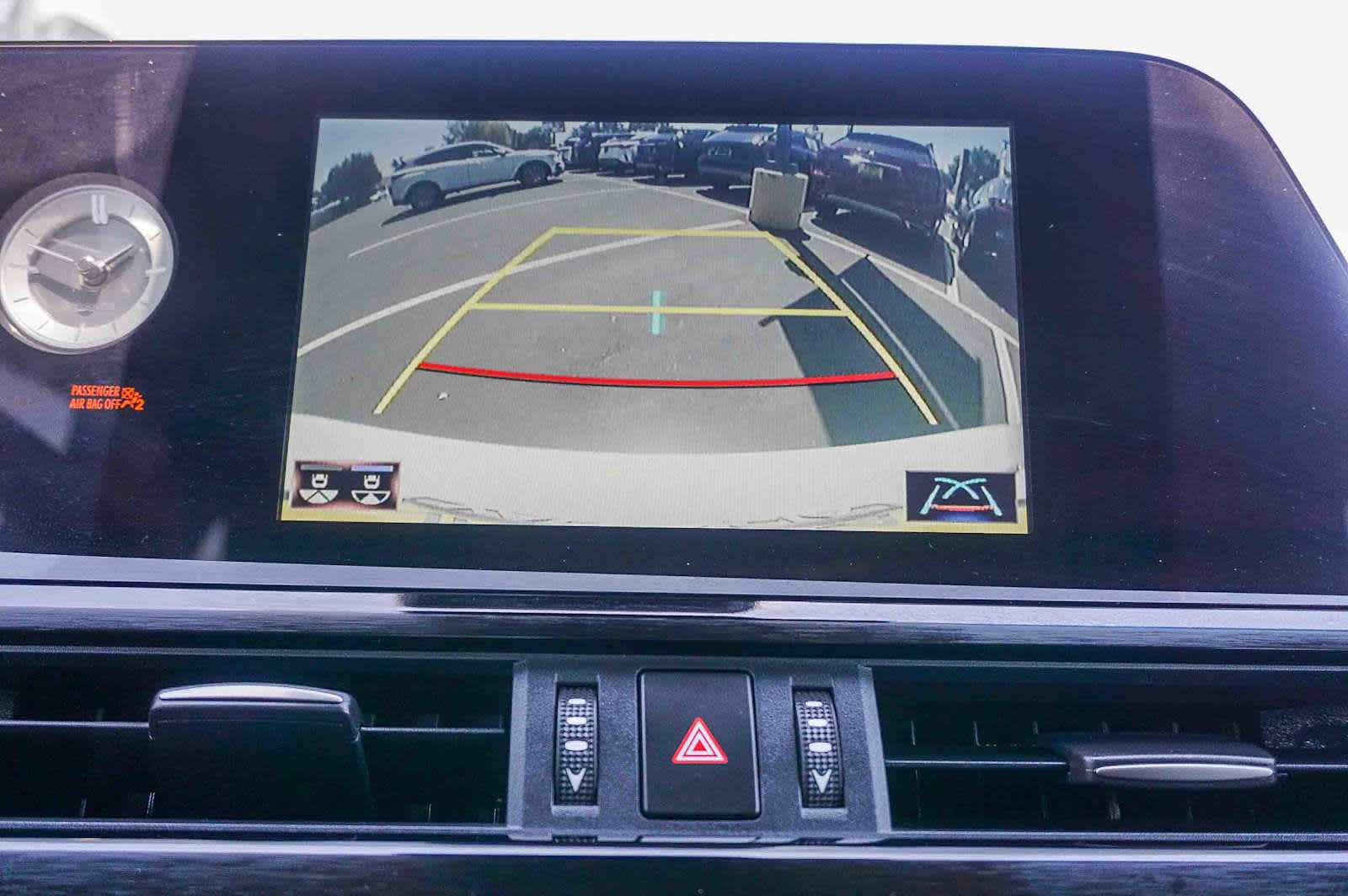 Thumbnail: 2022 Lexus ES - 23