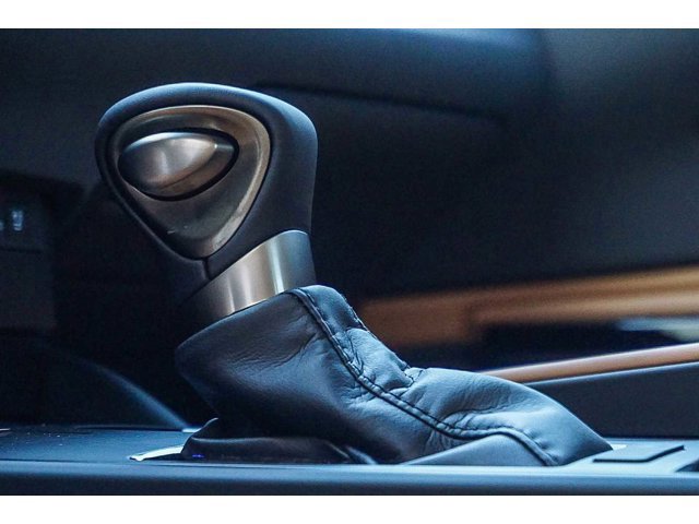 Thumbnail: 2025 Lexus ES - 21