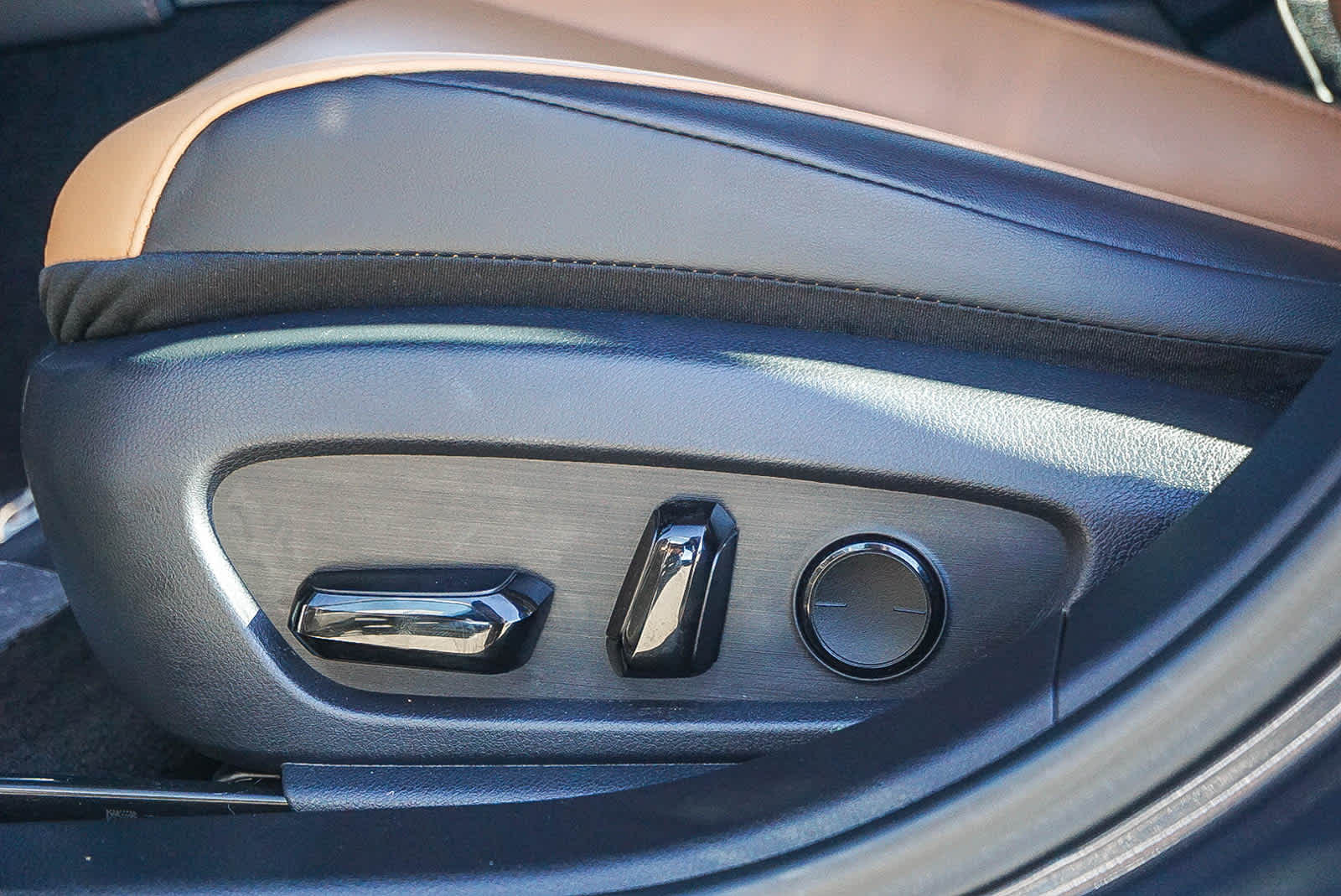 Thumbnail: 2023 Lexus ES - 19