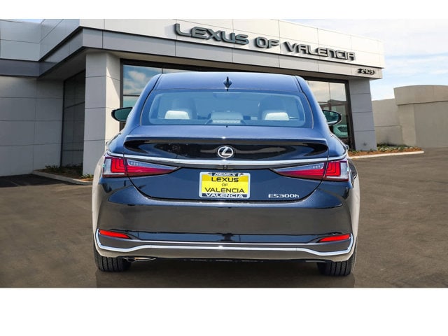 2025 Lexus ES Hybrid 300h 5