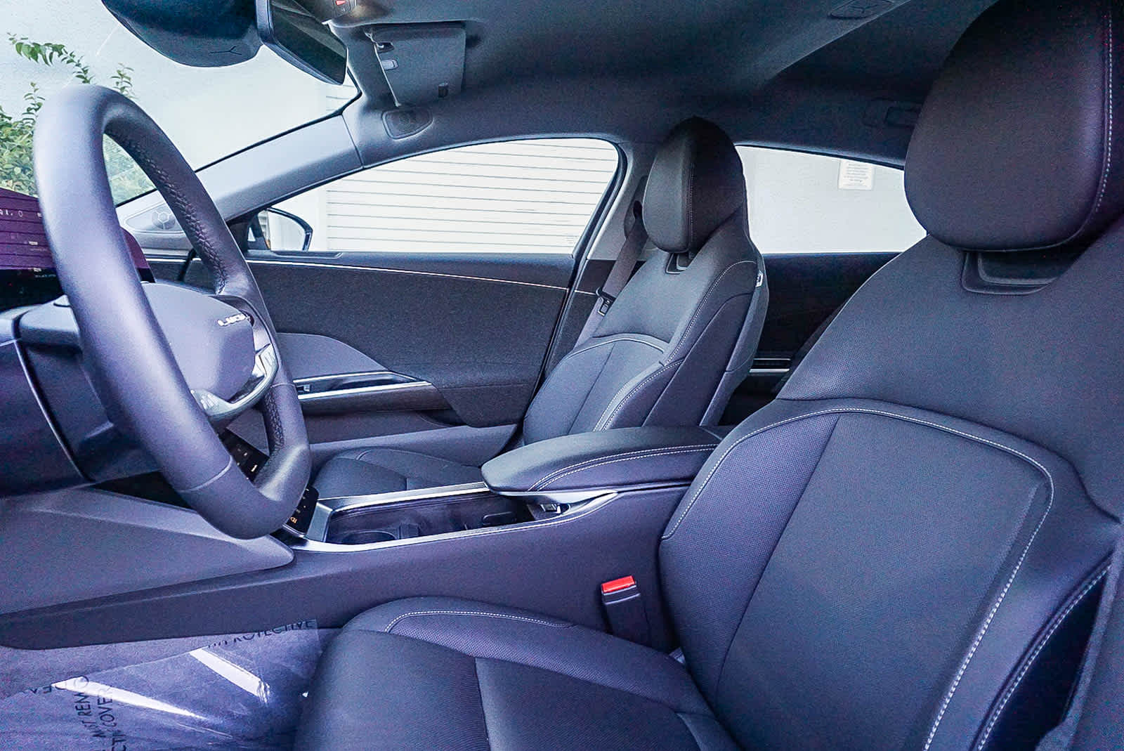 Thumbnail: 2025 Lucid Air - 28