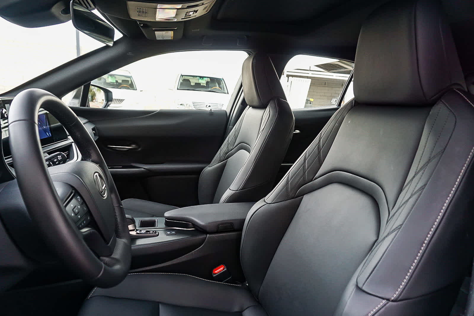 Thumbnail: 2025 Lexus UX - 18