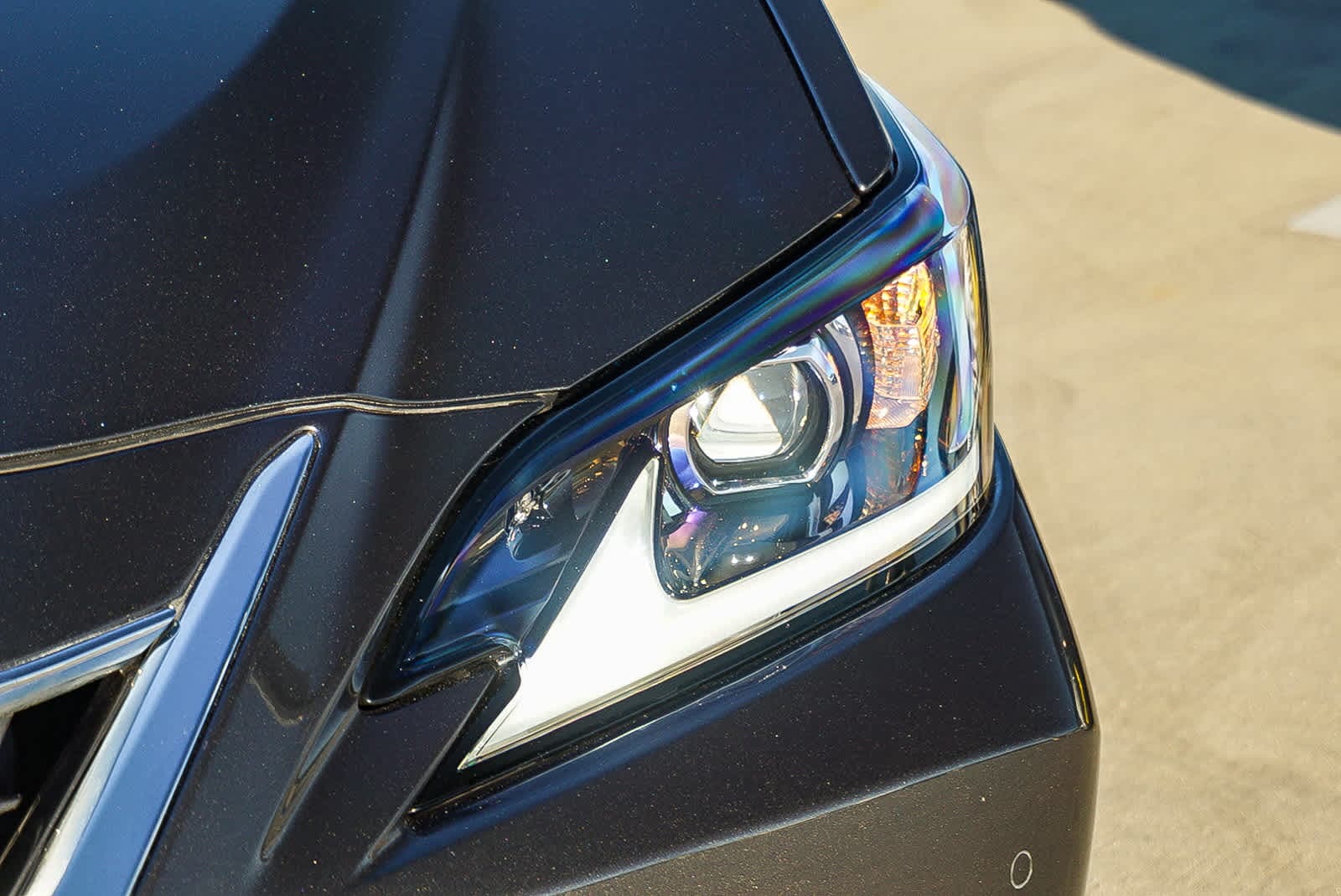 Thumbnail: 2025 Lexus ES - 8