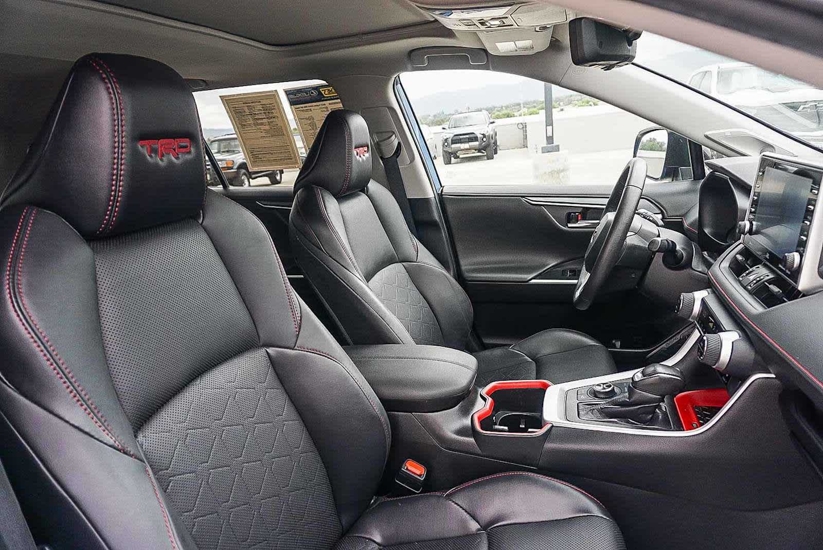 Thumbnail: 2022 Toyota RAV4 - 22