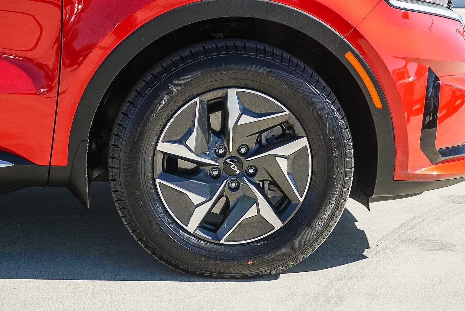 Thumbnail: 2023 Kia Sorento - 9