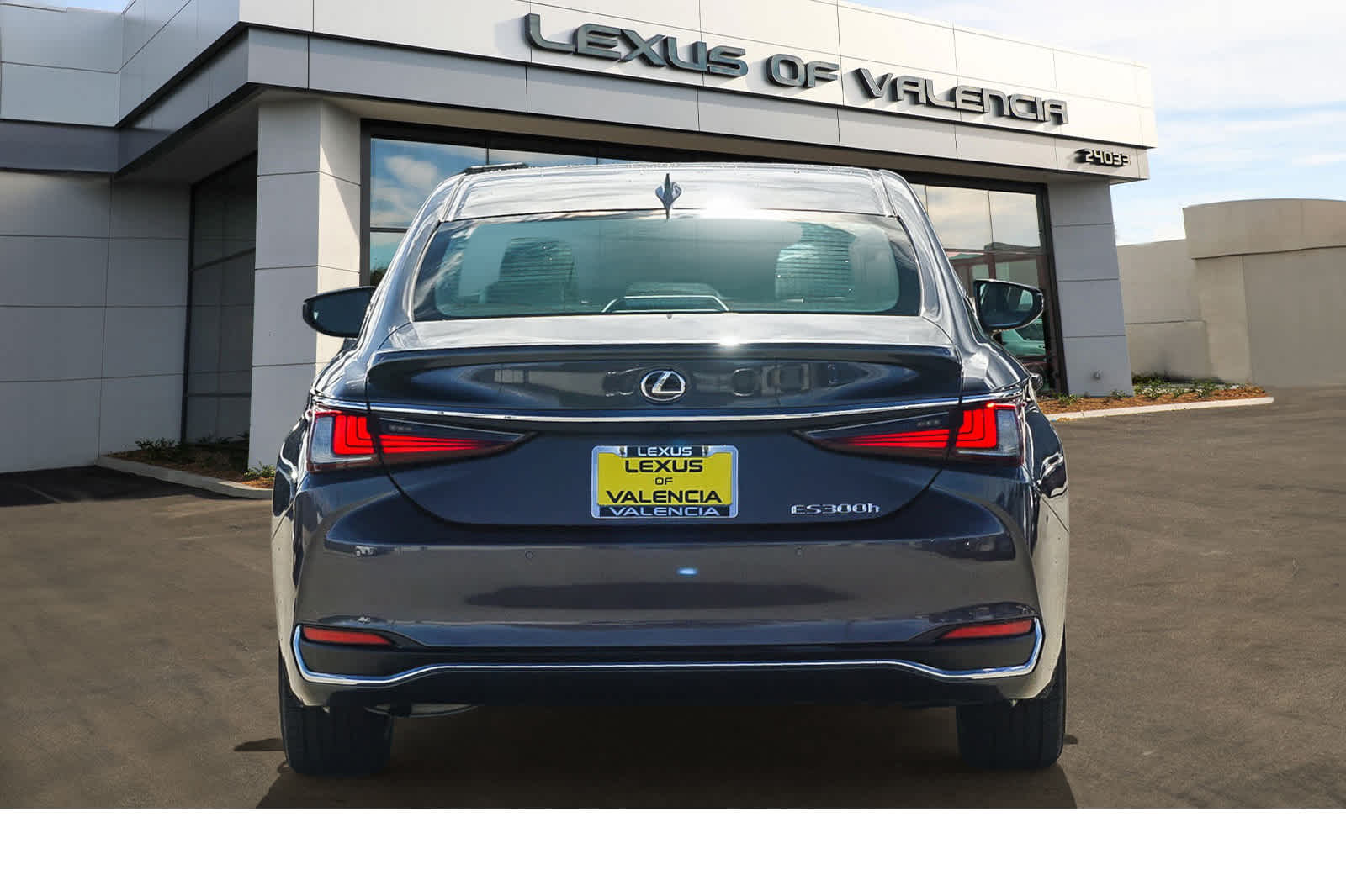 Thumbnail: 2023 Lexus ES - 3