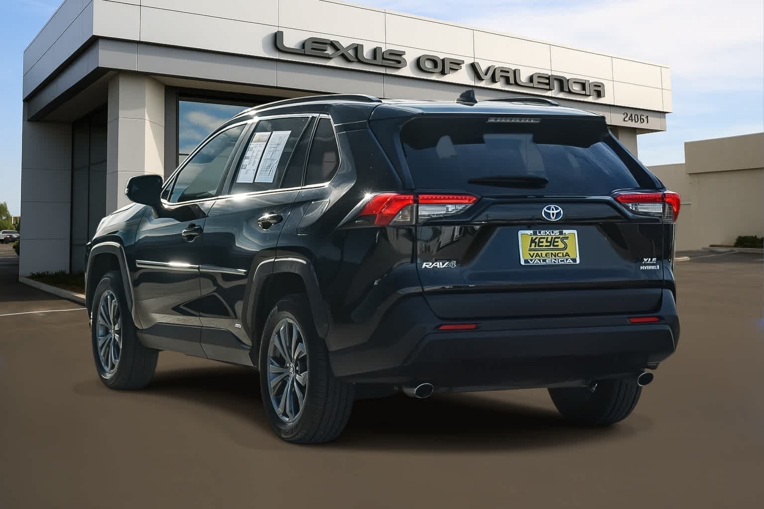 Thumbnail: 2022 Toyota RAV4 - 3