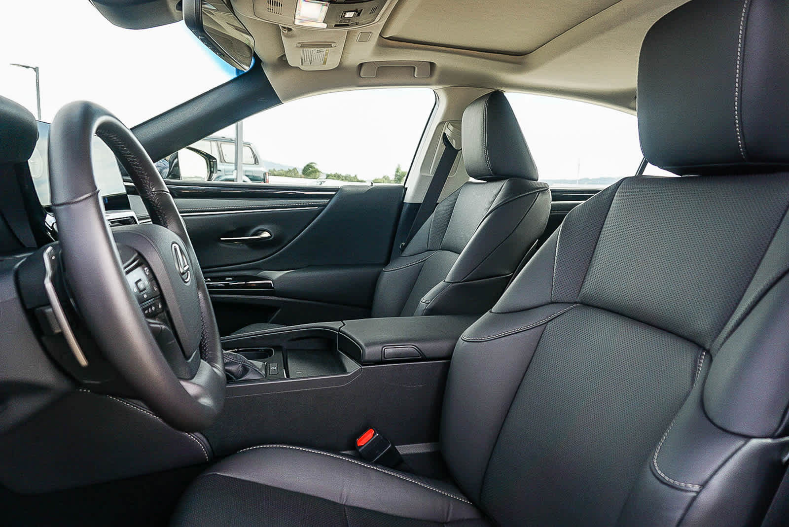 Thumbnail: 2025 Lexus ES - 18