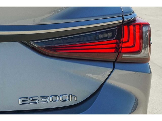 Thumbnail: 2025 Lexus ES - 11