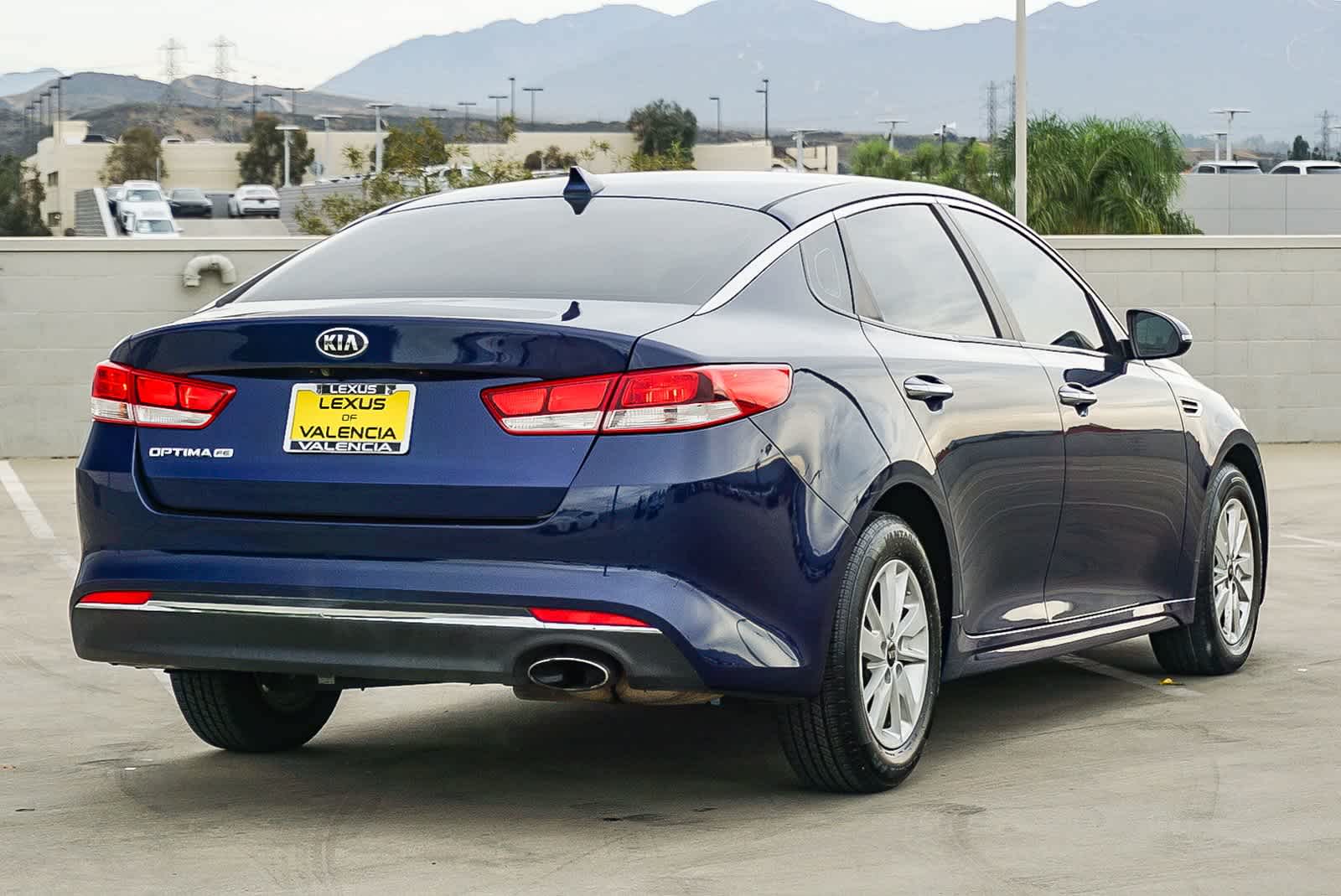 2017 Kia Optima 1.6T LX photo 4