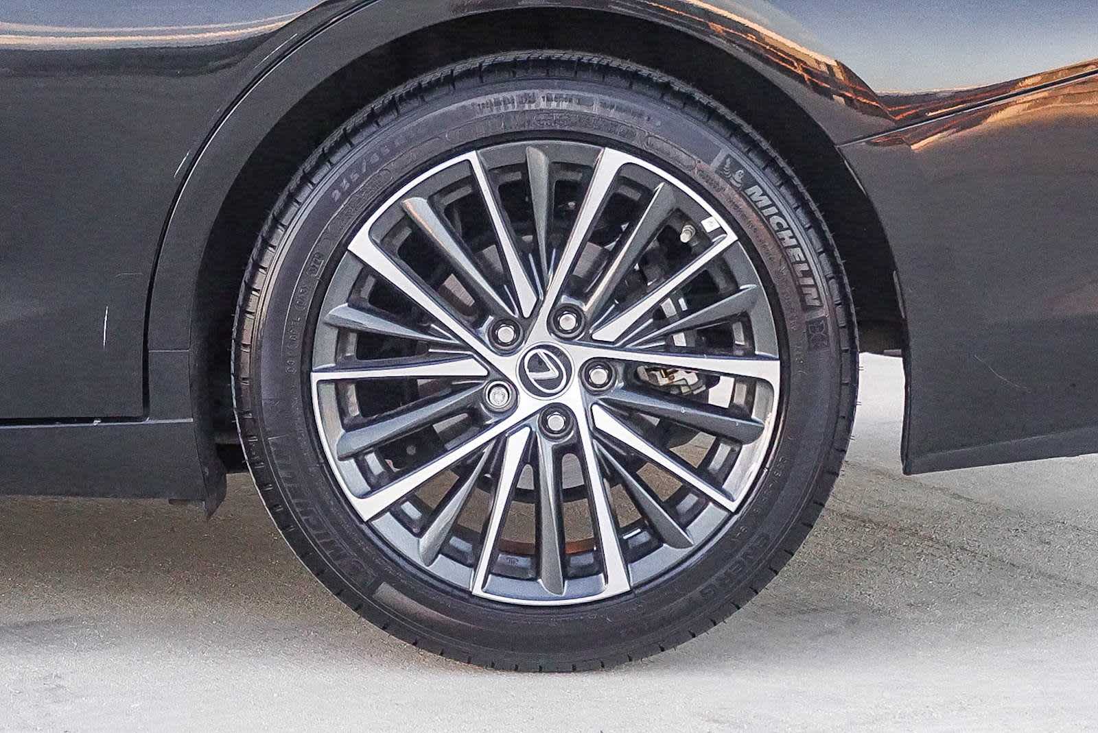 Thumbnail: 2025 Lexus ES - 15