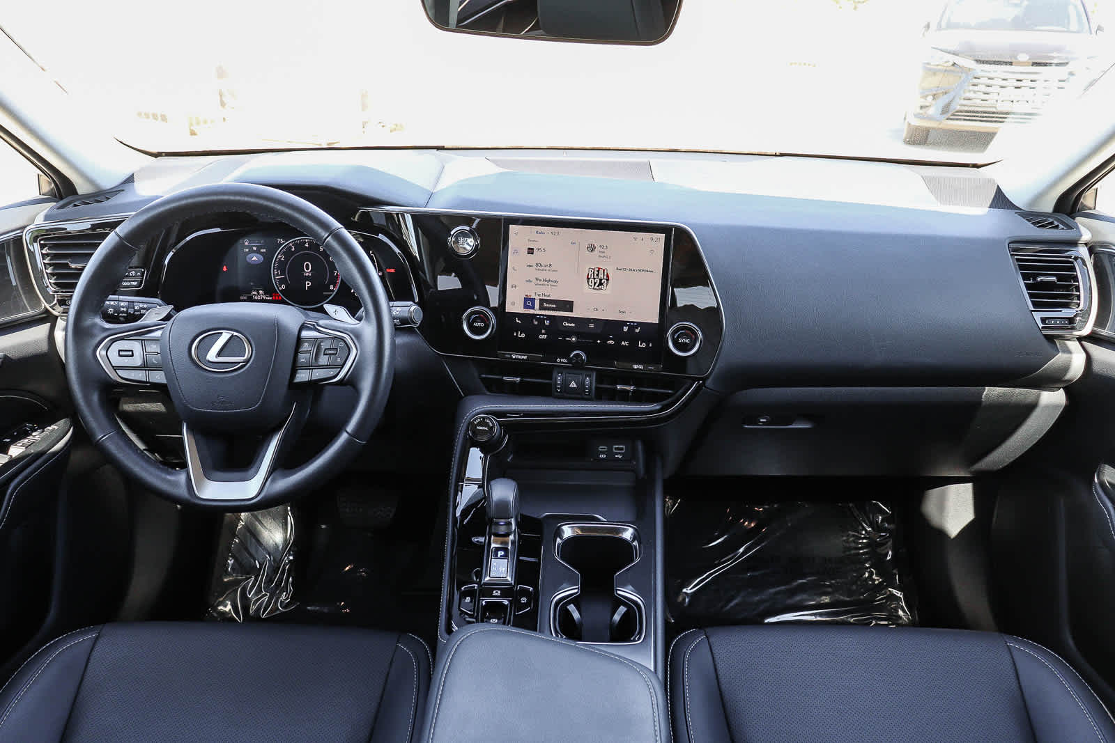 Thumbnail: 2025 Lexus ES - 12