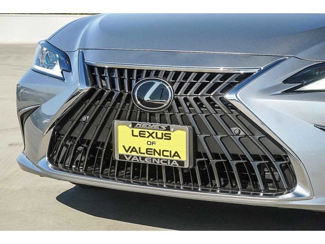 Thumbnail: 2025 Lexus ES - 8