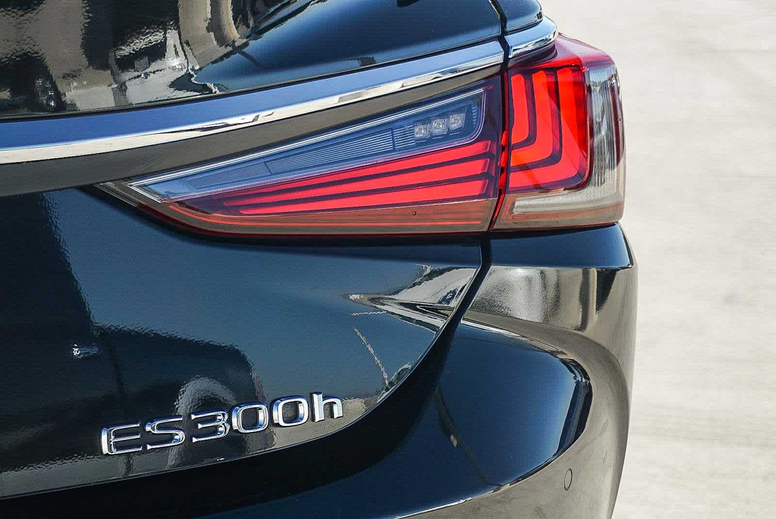 Thumbnail: 2023 Lexus ES - 11