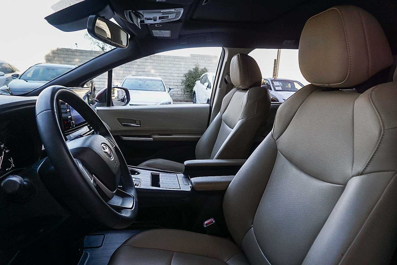 Thumbnail: 2023 Toyota Sienna - 18