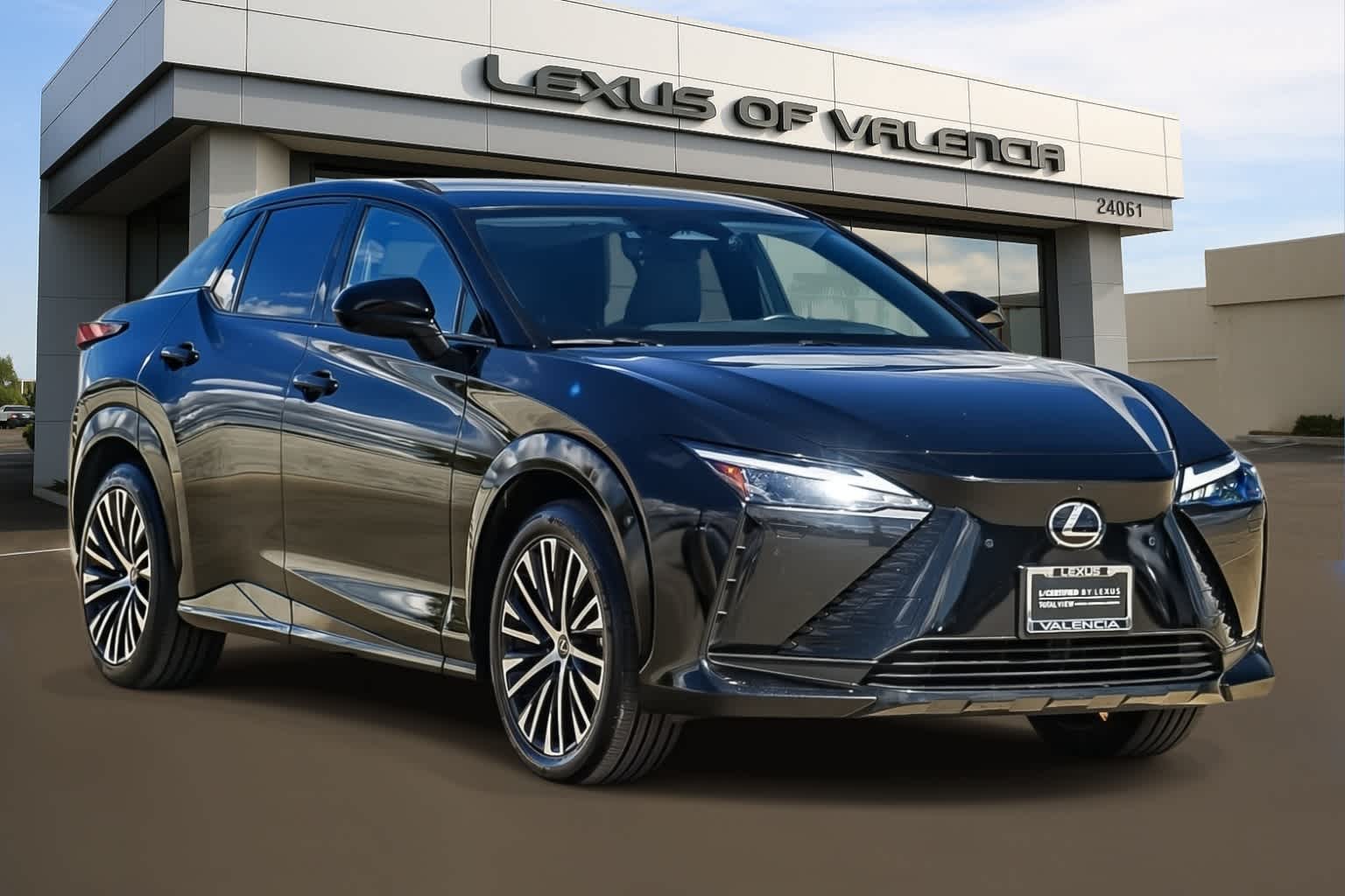 2023 LEXUS RZ 450e Luxury photo 5