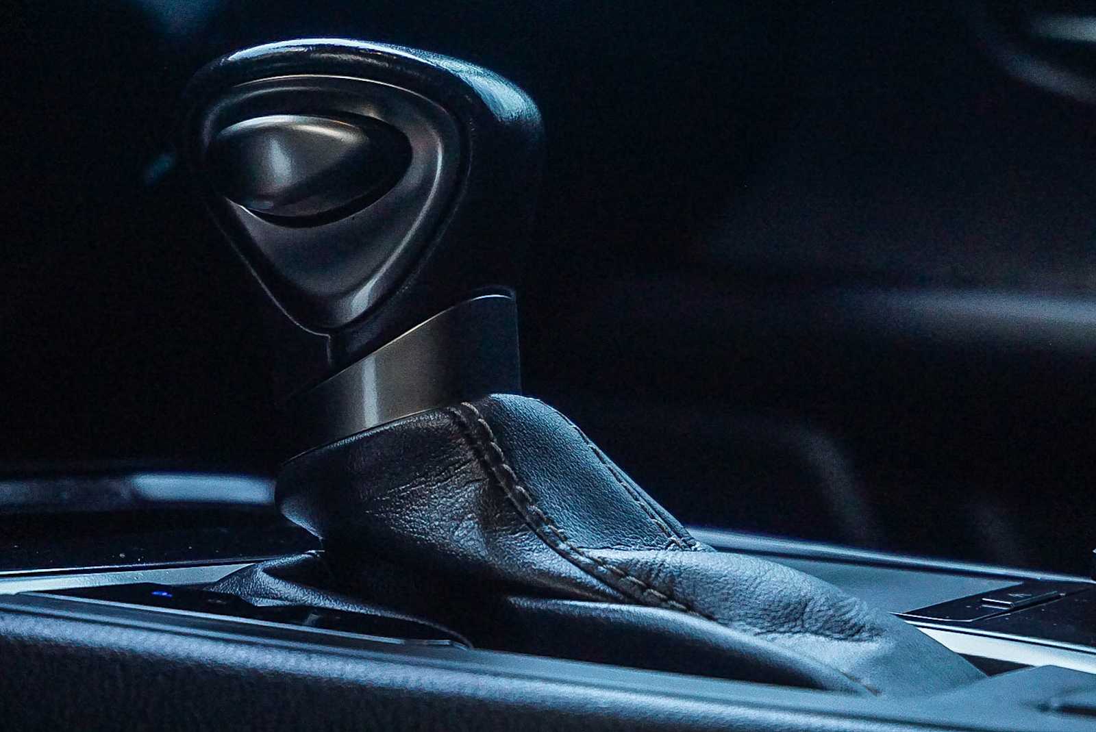 Thumbnail: 2022 Lexus UX - 19