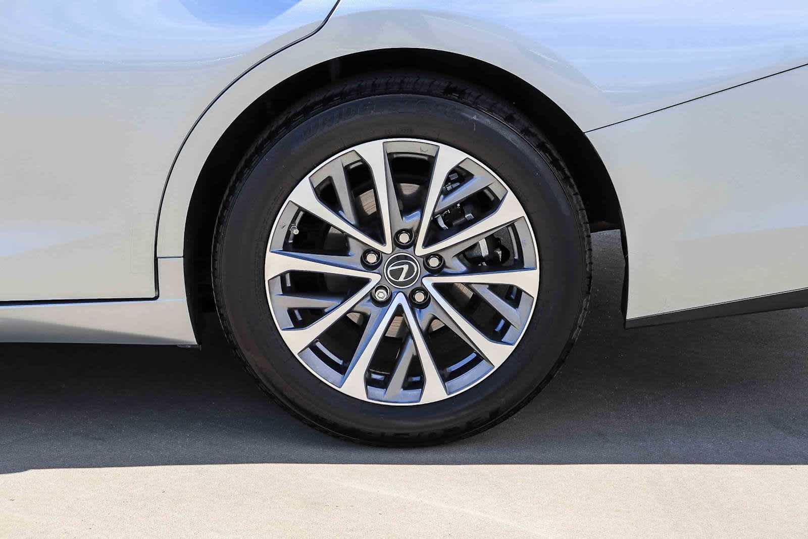 Thumbnail: 2025 Lexus ES - 9
