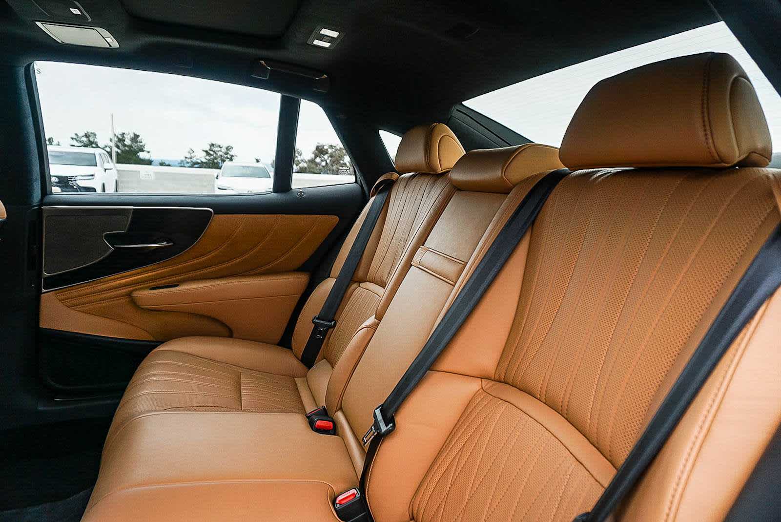 Thumbnail: 2025 Lexus LS - 19