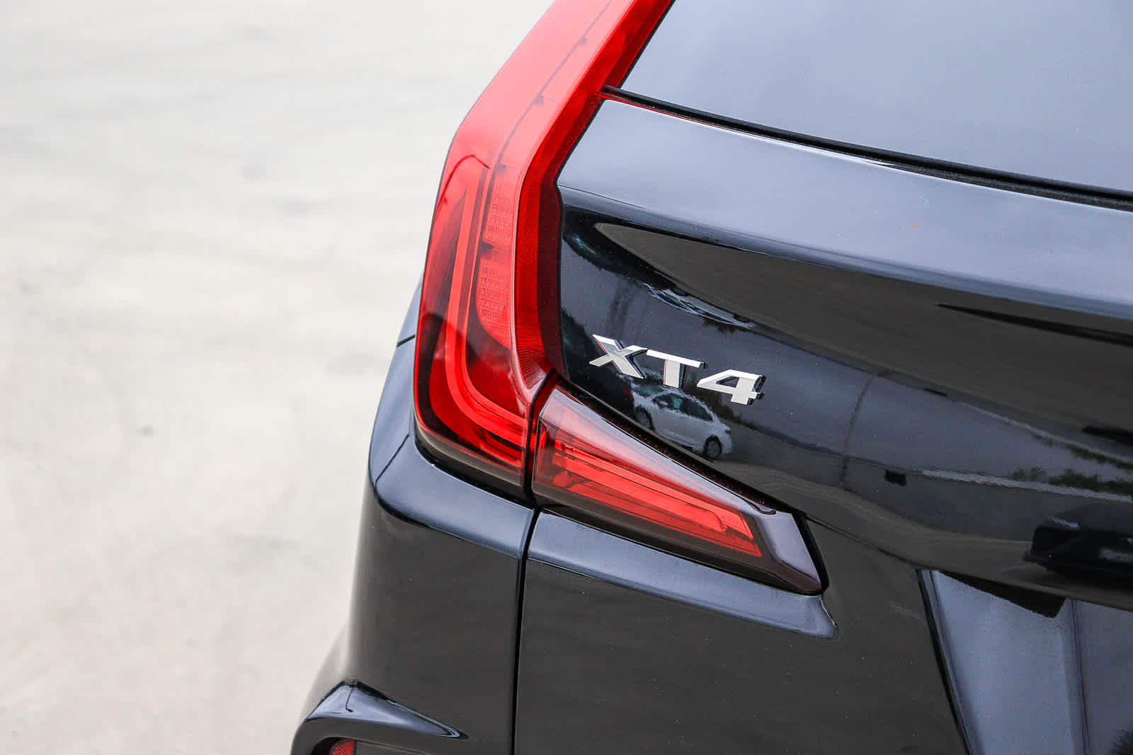 Thumbnail: 2024 Cadillac XT4 - 10