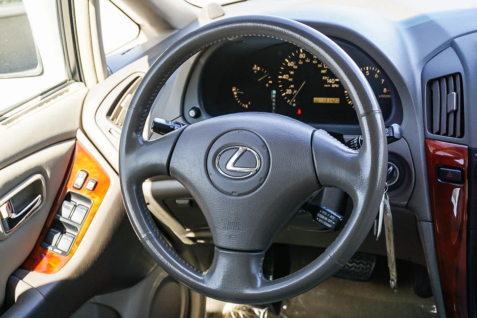 Thumbnail: 2002 Lexus RX - 16