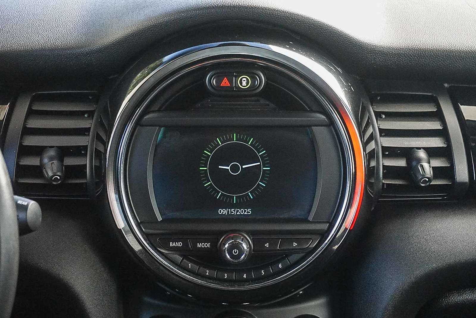 Thumbnail: 2021 MINI Cooper Hardtop - 8