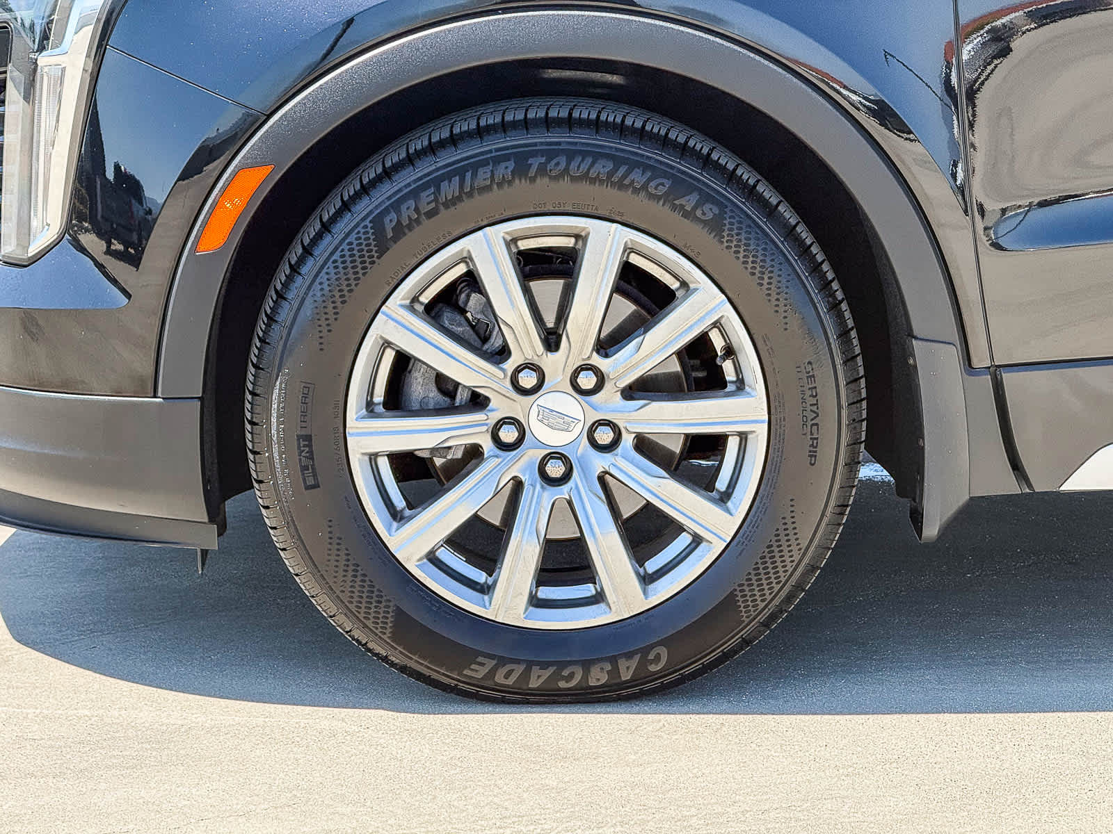 Thumbnail: 2020 Cadillac XT4 - 9