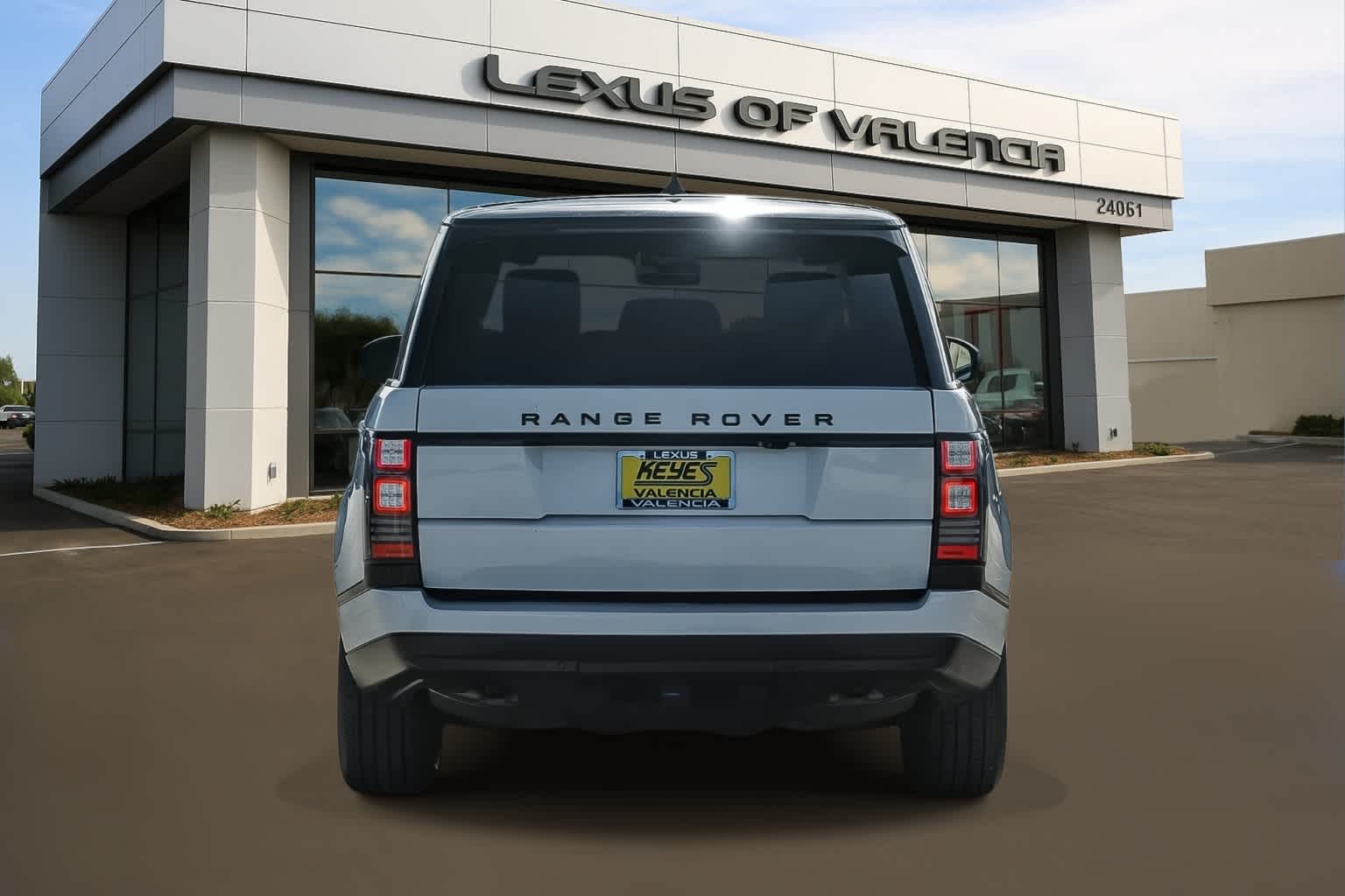 Thumbnail: 2017 Land Rover Range Rover - 3