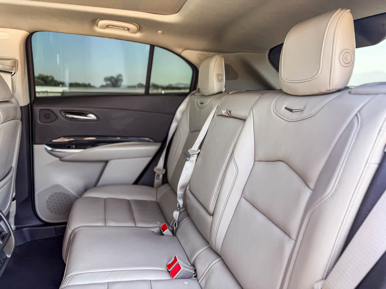 Thumbnail: 2020 Cadillac XT4 - 20