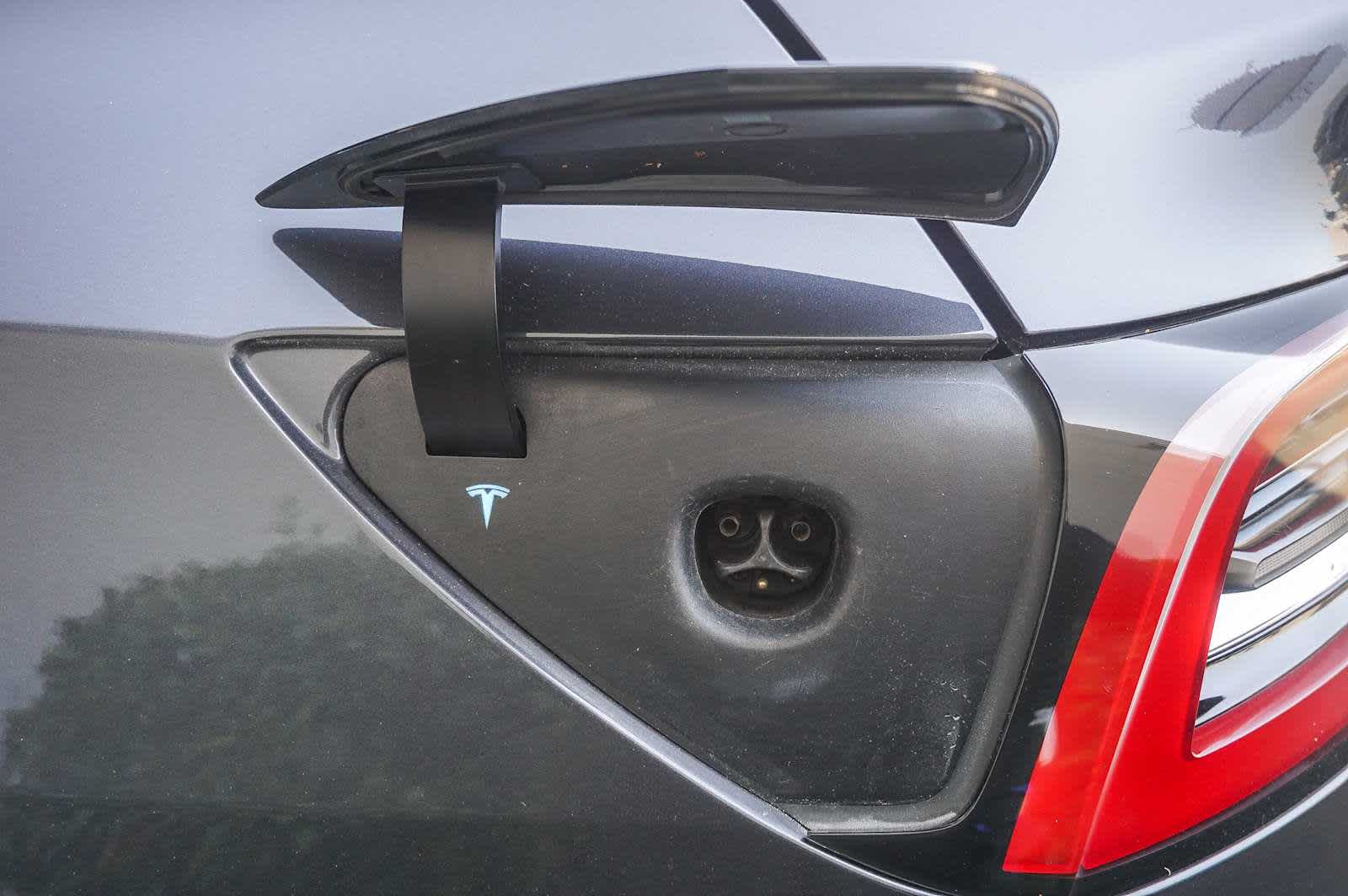 Thumbnail: 2021 Tesla Model Y - 24