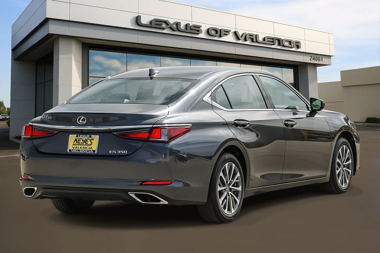 Thumbnail: 2025 Lexus ES - 2